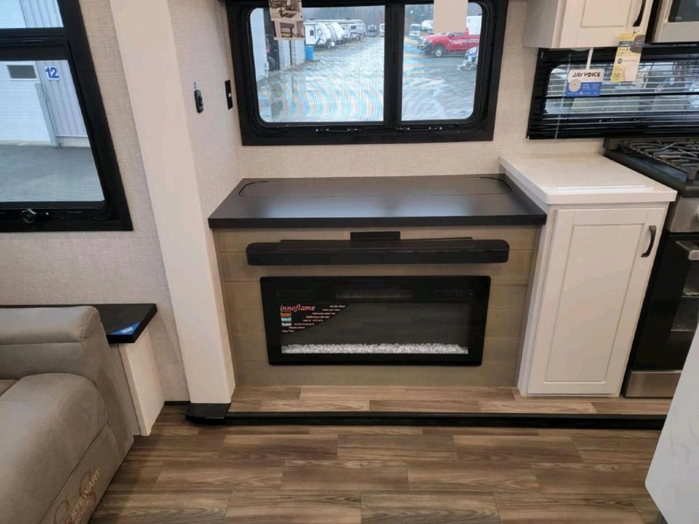 Jayco North Point 310rlts 2025 alt