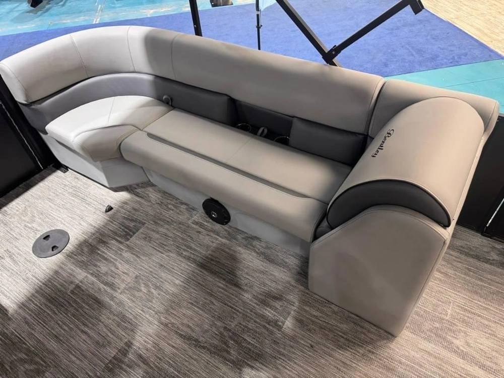 Bentley 223 Bolt 2026 alt