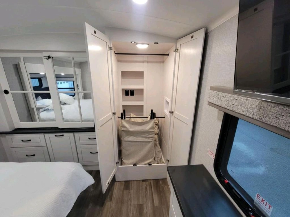 Jayco North Point 310rlts 2025 alt