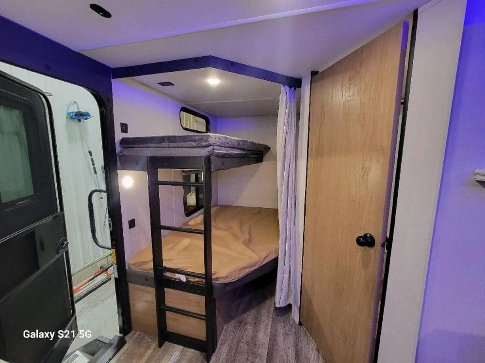 Cherokee Grey Wolf 27dbh 2023 alt