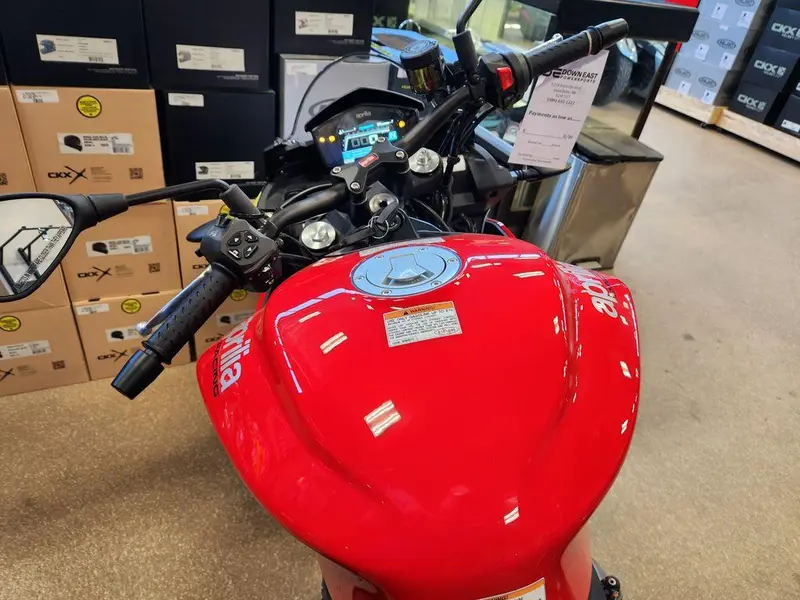 2024 Aprilia Tuono 660 thumbnail 2