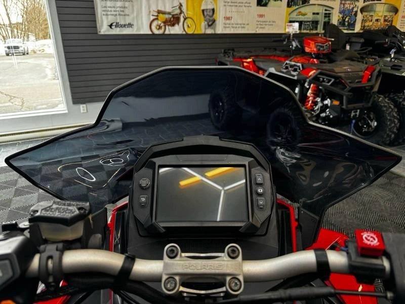 Polaris 650 Indy Adventure 137 2023 alt