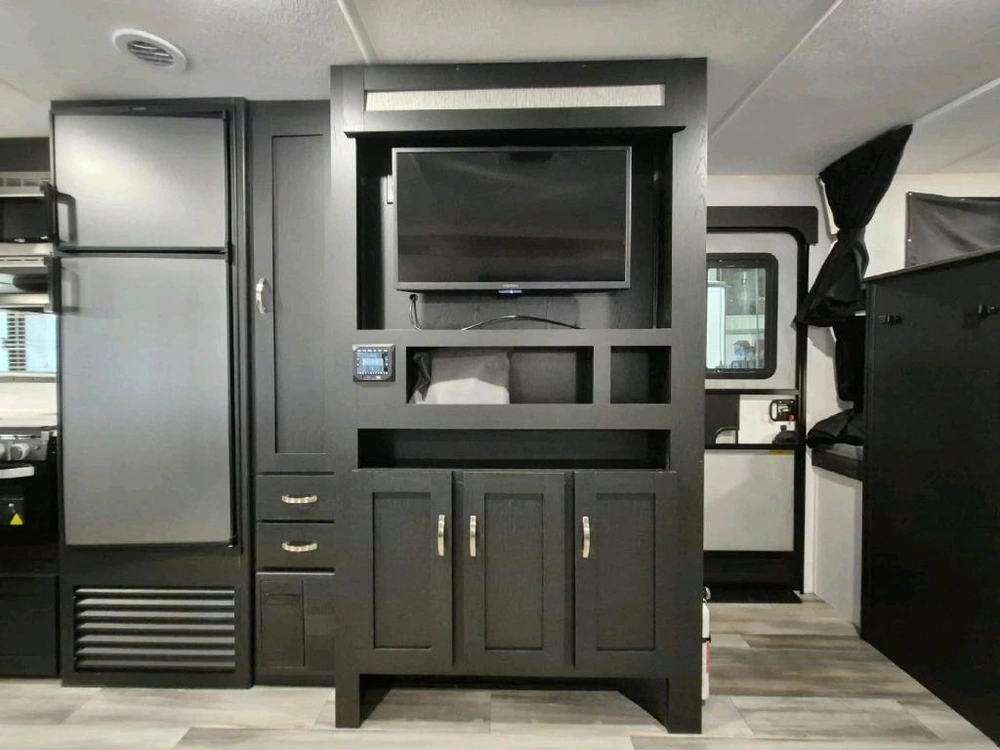 Coachmen Freedom Express 287bhds 2022 alt