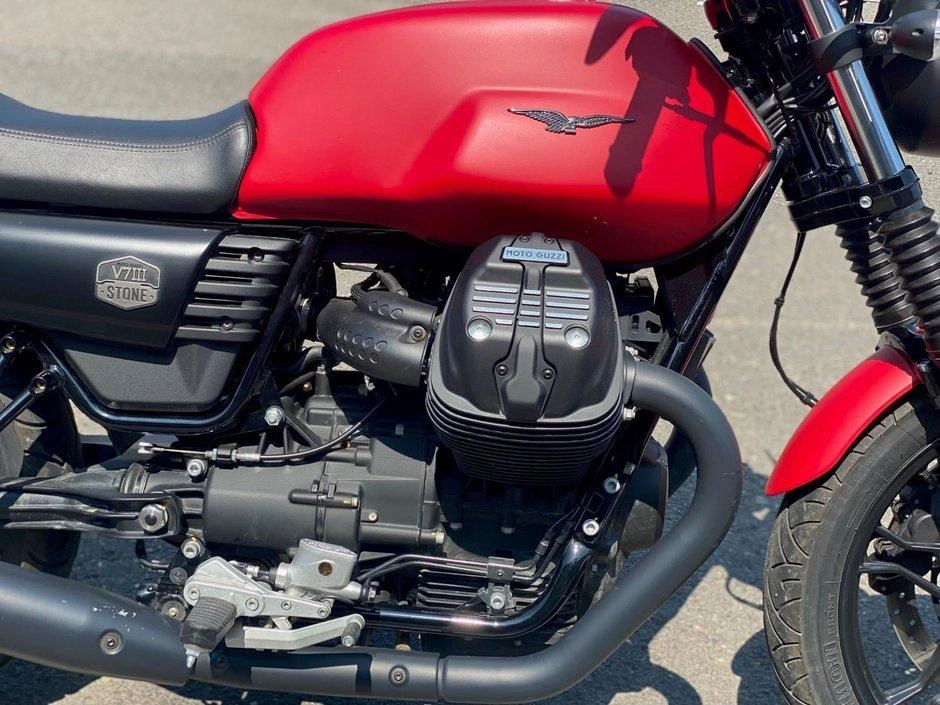 Moto Guzzi V7 Iii Stone 2019 alt