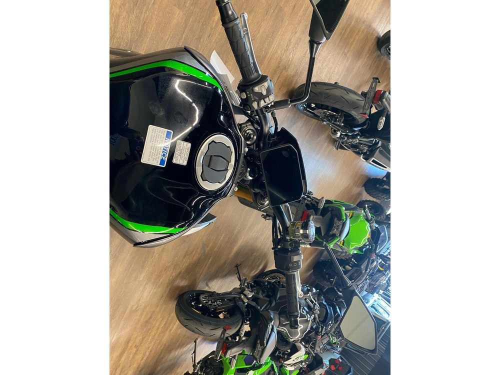 2025 Kawasaki Z900 Se Abs Se alt