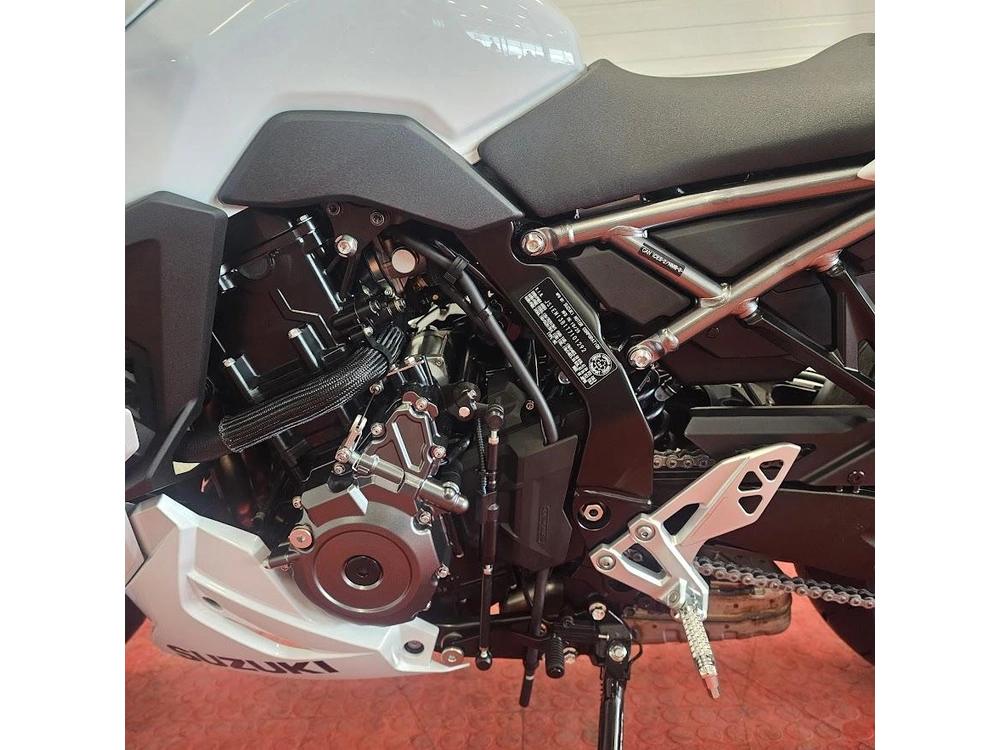 2026 Suzuki Gsx 8r alt
