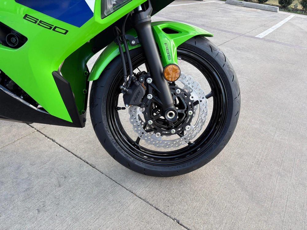 2026 Kawasaki Ninja® 650 Abs Abs alt
