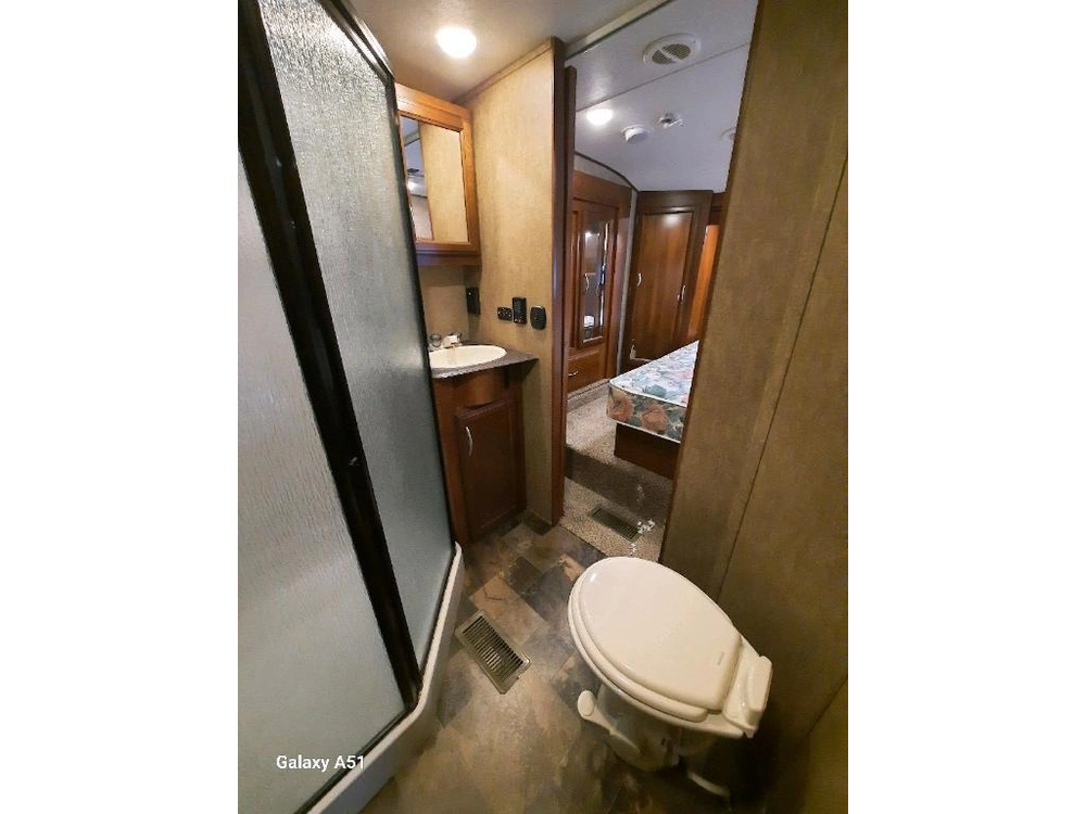 Crossroads Crusader 260rl 2015 alt