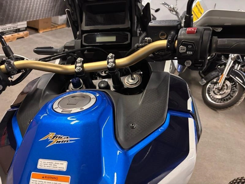 2022 Honda Africa Twin Adventure Es Dct alt