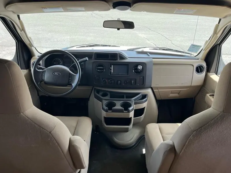 2018 Coachmen Freelander 28BH thumbnail 27