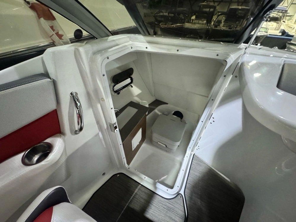 Four Winns 260 Horizon Sport Rs 2022 alt