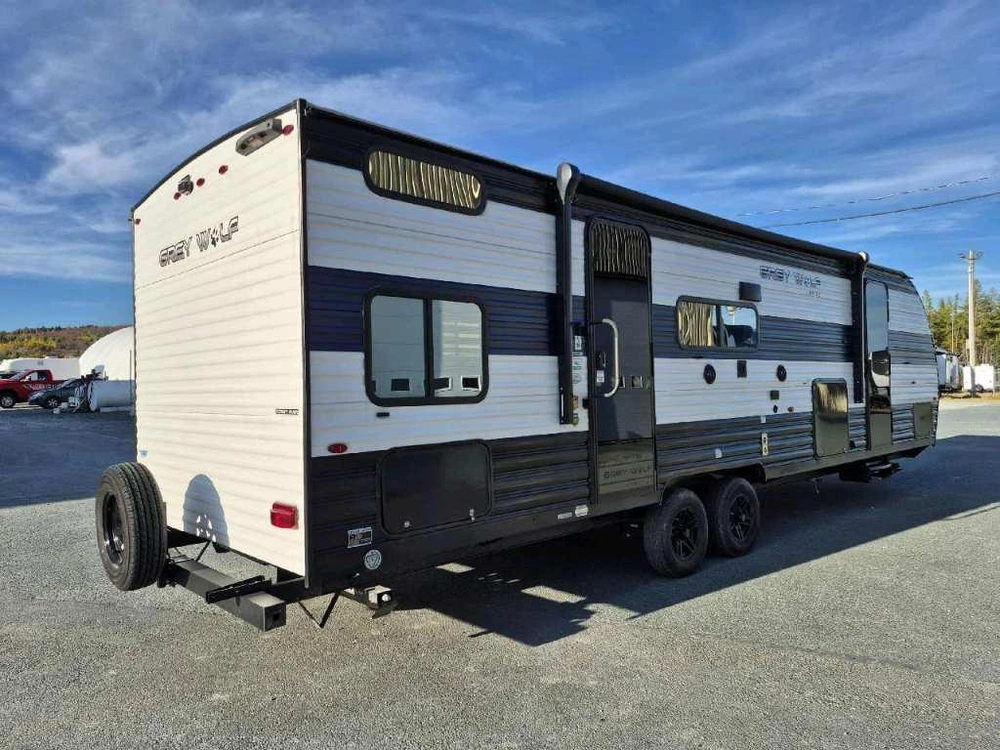 Cherokee Grey Wolf 27dbh 2023 alt