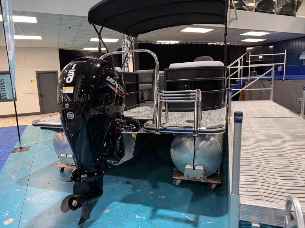 Bentley 223 Bolt 2026 alt