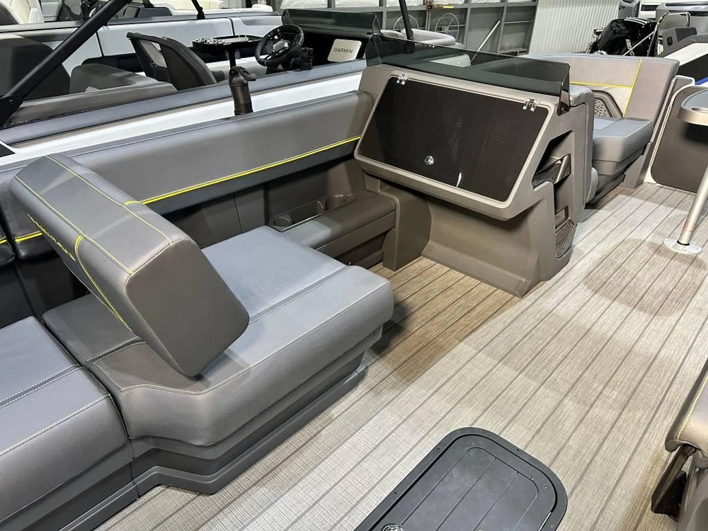 Manitou 22 Explore Switchback 2025 alt