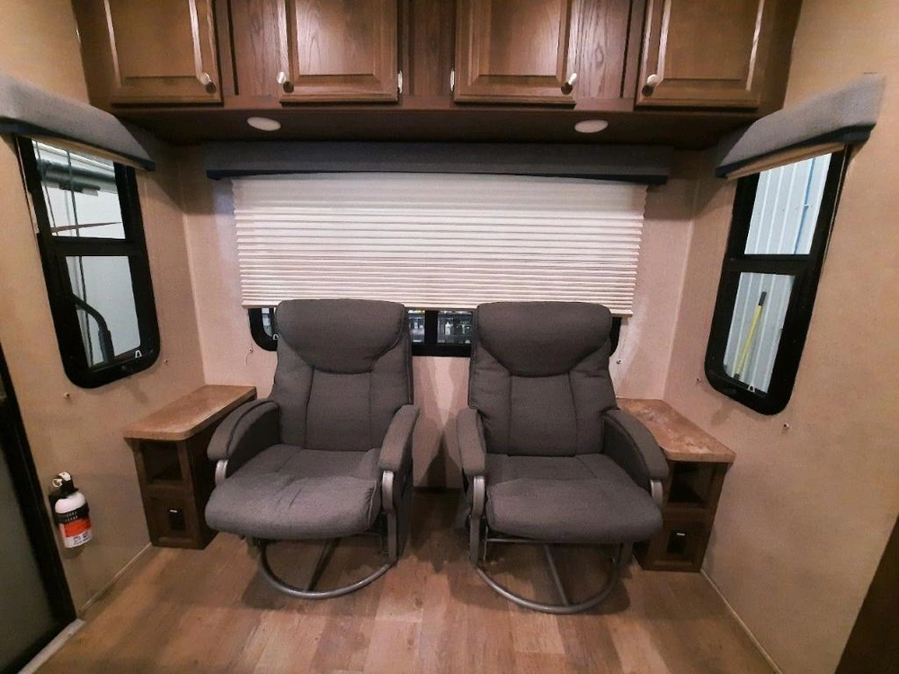 Rockwood Ultra Lite 2440bs 2018 alt