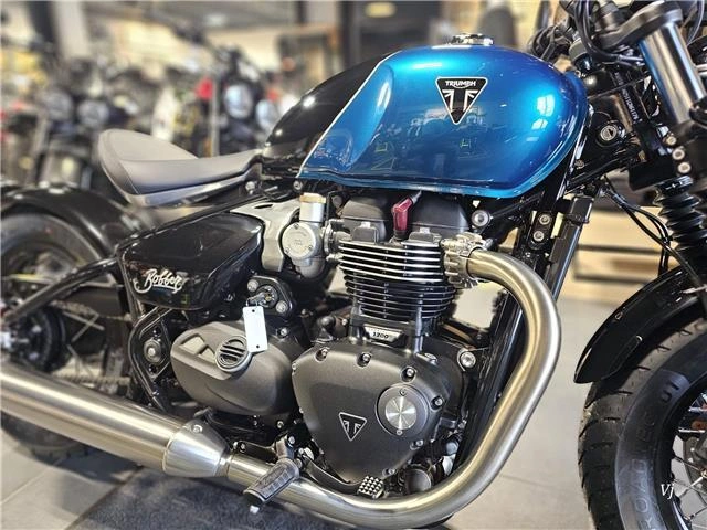 2026 Triumph Bonneville Bobber alt