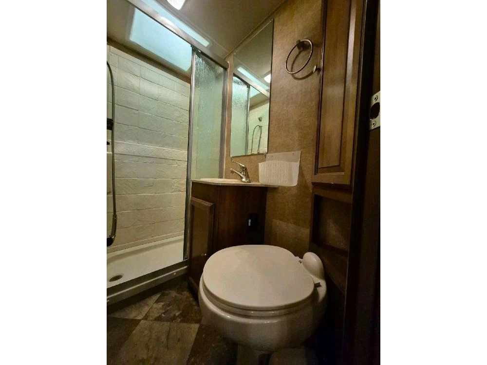 Coachmen Leprechaun 220qb 2012 alt