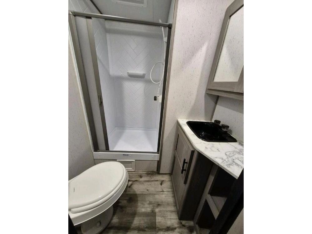 Dutchmen Coleman 270tq 2022 alt