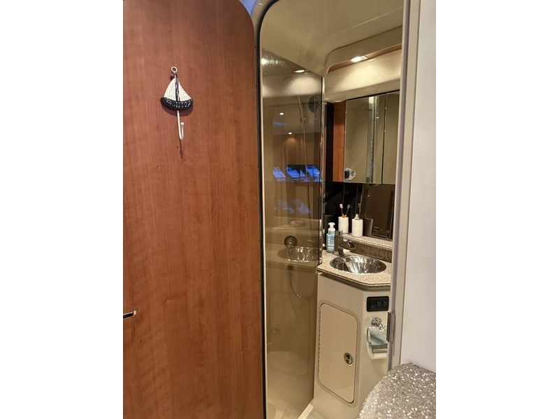 2011 Cruisers Yachts 360 Express alt