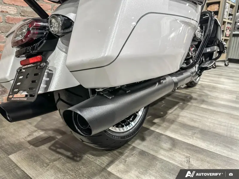 2026 Harley-Davidson Street Glide Limited thumbnail 10