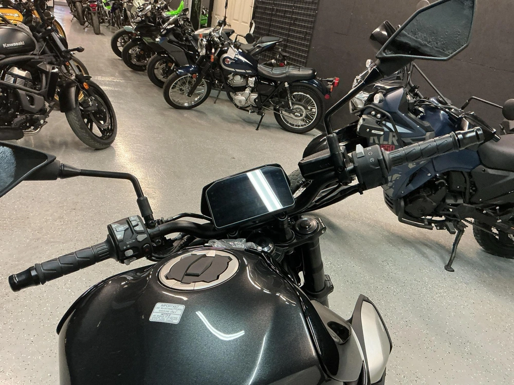 2025 Kawasaki Z900 Abs Abs alt