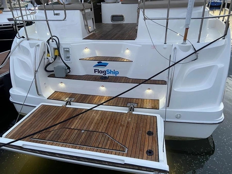 Bavaria Motoryachts E40 Sedan 2018 alt