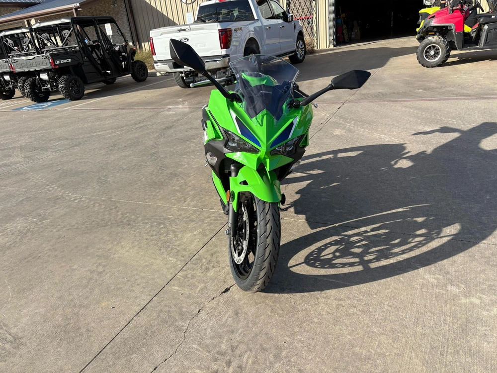 2026 Kawasaki Ninja 500 Base alt