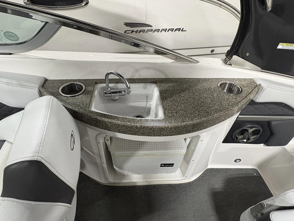 2015 Regal 24 Fasdeck Rx alt