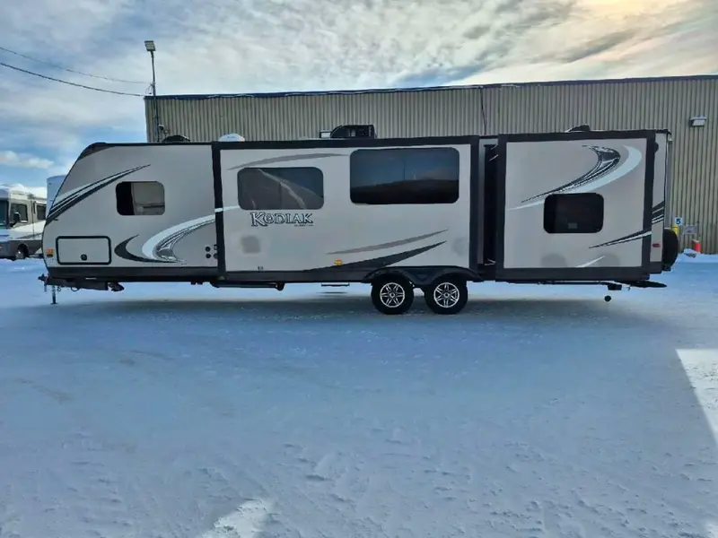 2015 Kodiak 300BSHL thumbnail 8