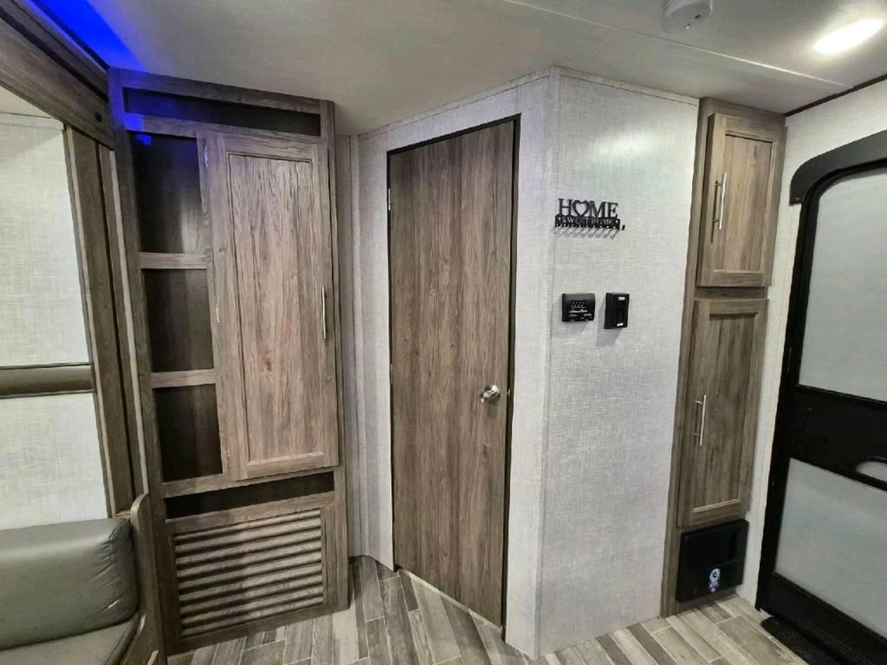 Crossroads Zinger 331bh 2023 alt