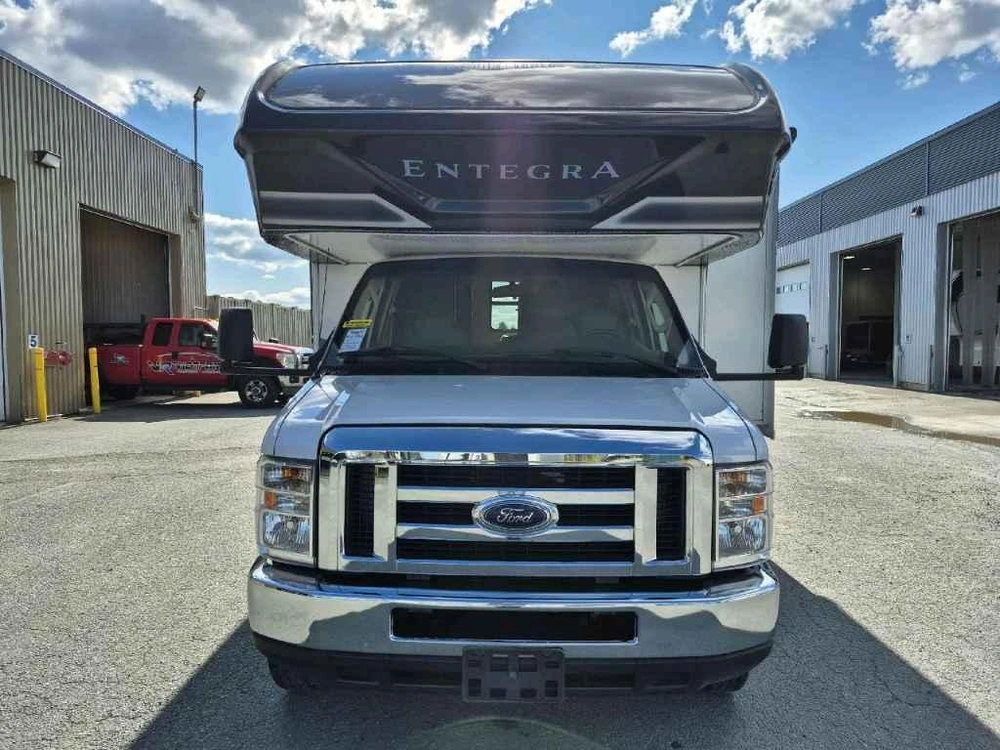 Entegra Coach Odyssey 29v 2020 alt