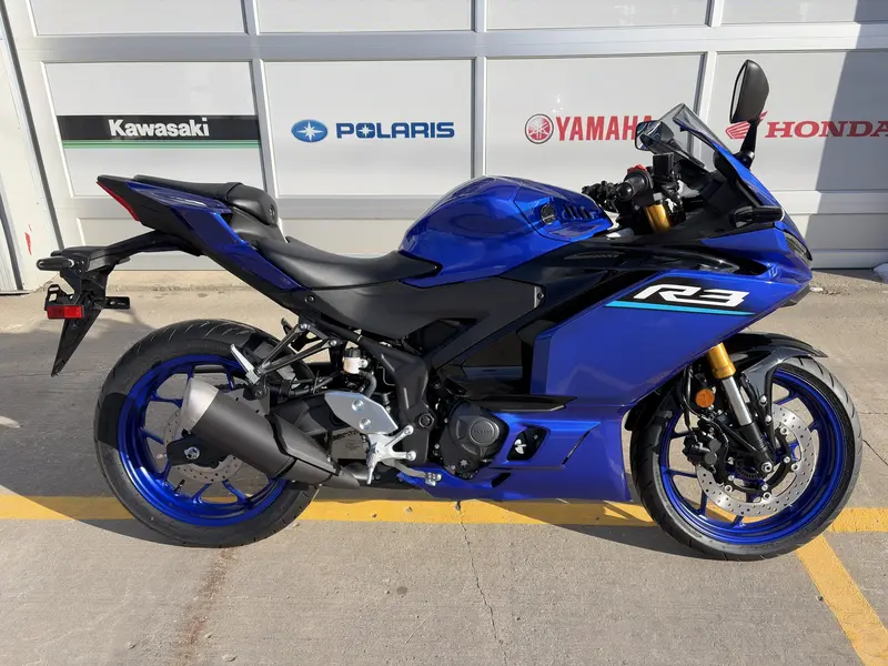 2026 Yamaha YZF-R3 thumbnail 3