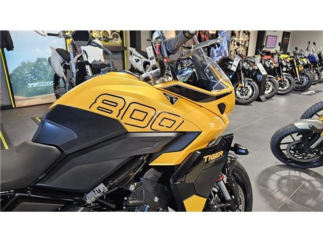 2026 Triumph Tiger Sport 800 alt