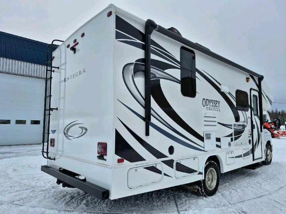 Entegra Coach Odyssey 24b 2020 alt