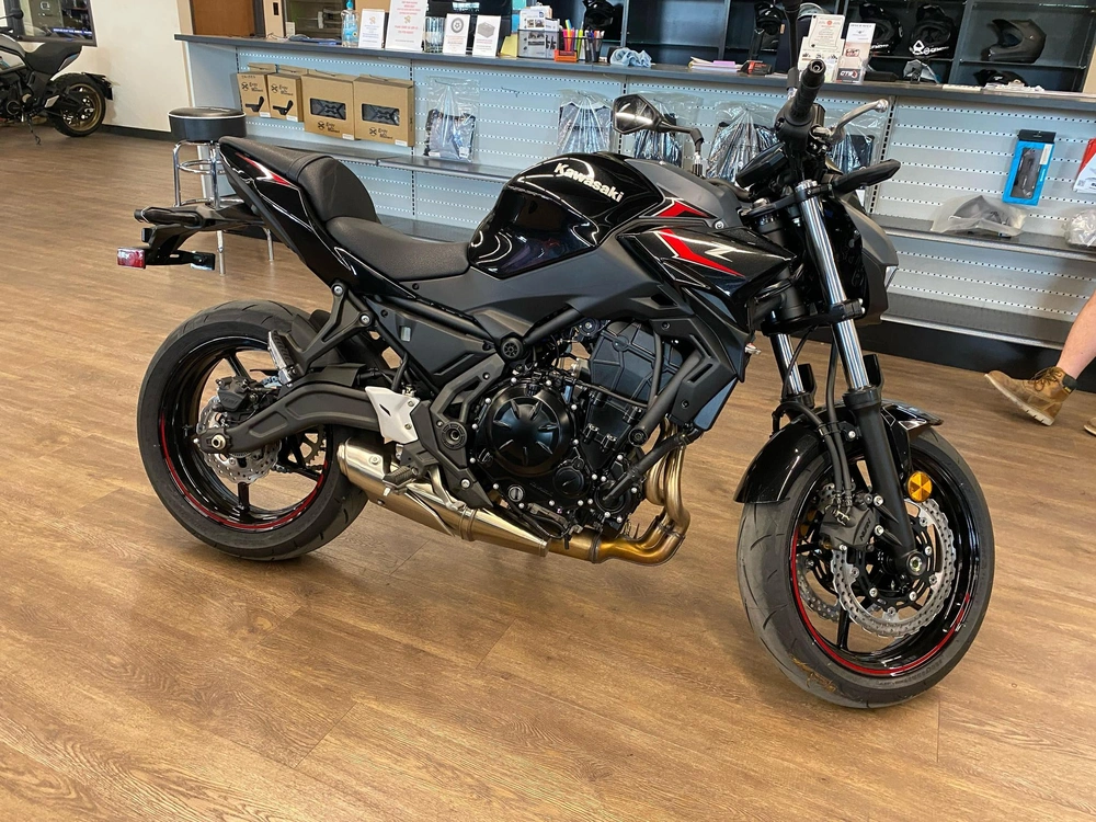 2025 Kawasaki Z650 Base Base alt