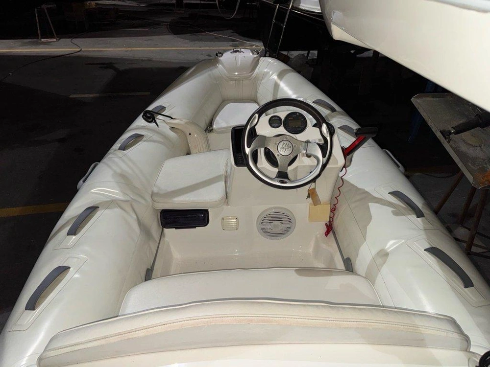 Carver 366 2004 alt