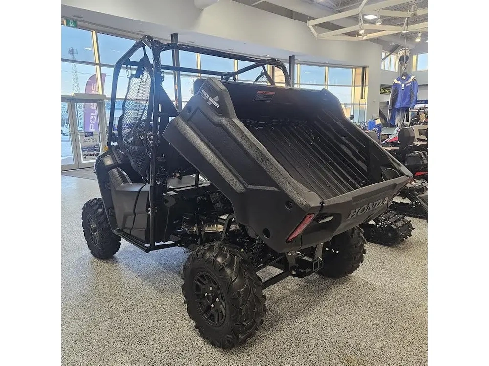 2025 Honda Pioneer 700 alt
