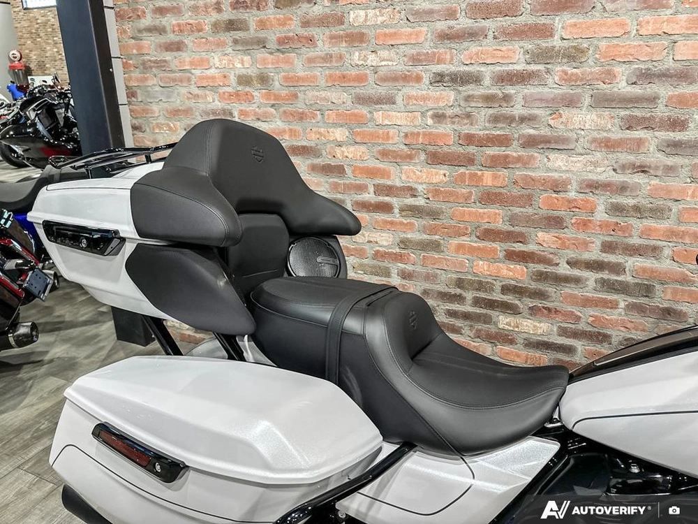 2026 Harley-davidson Street Glide Limited alt