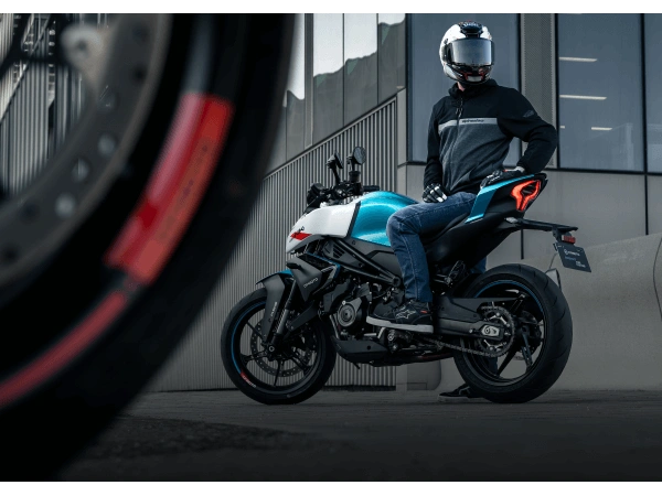 Cfmoto 450nk Rabais De 3,000$ Et Financement 60 Mois À 5.99% 2024 alt