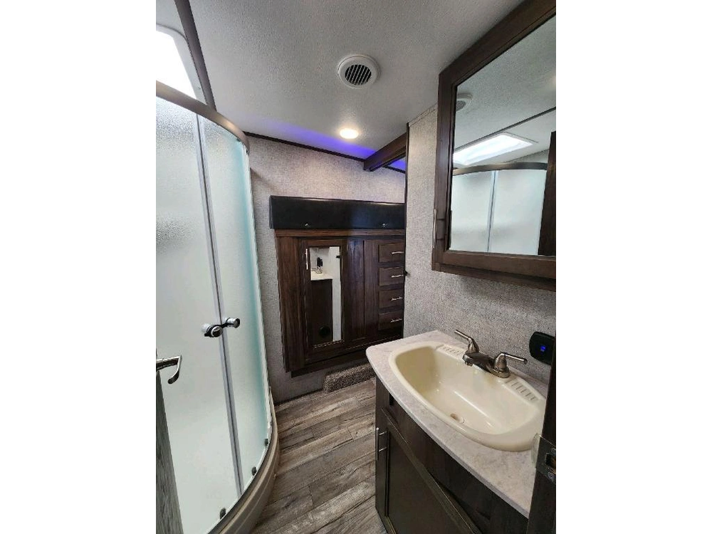 Cherokee Arctic Wolf 265bhd 2019 alt