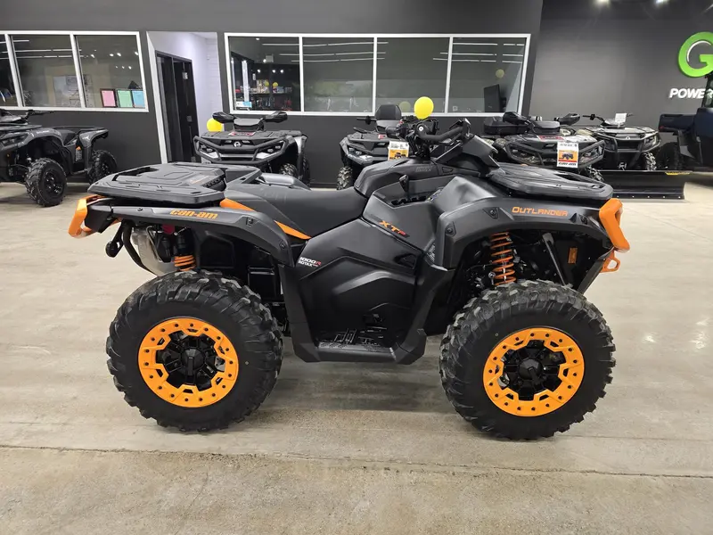 BRP Outlander XT-P 1000R with Smart-Shox & 10.25 in. infotainment 2026