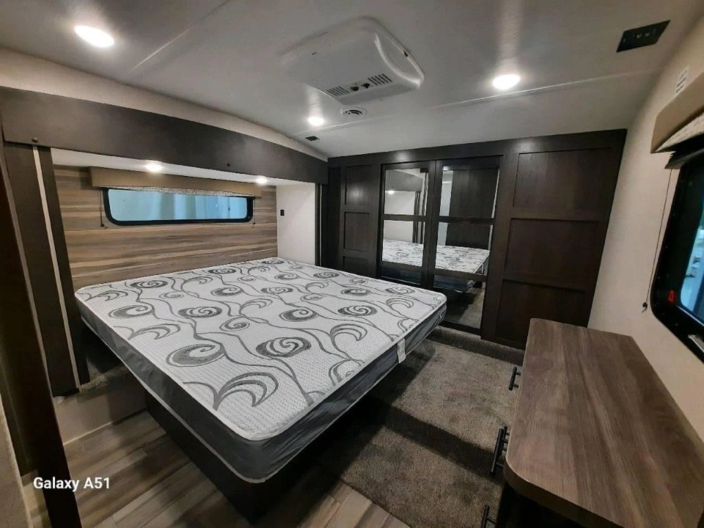 Crossroads Cruiser Aire 31si 2022 alt