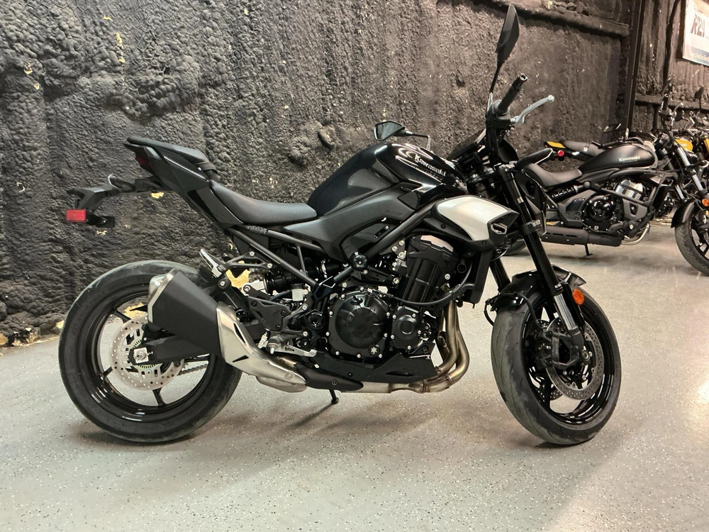 2025 Kawasaki Z900 Abs Abs alt