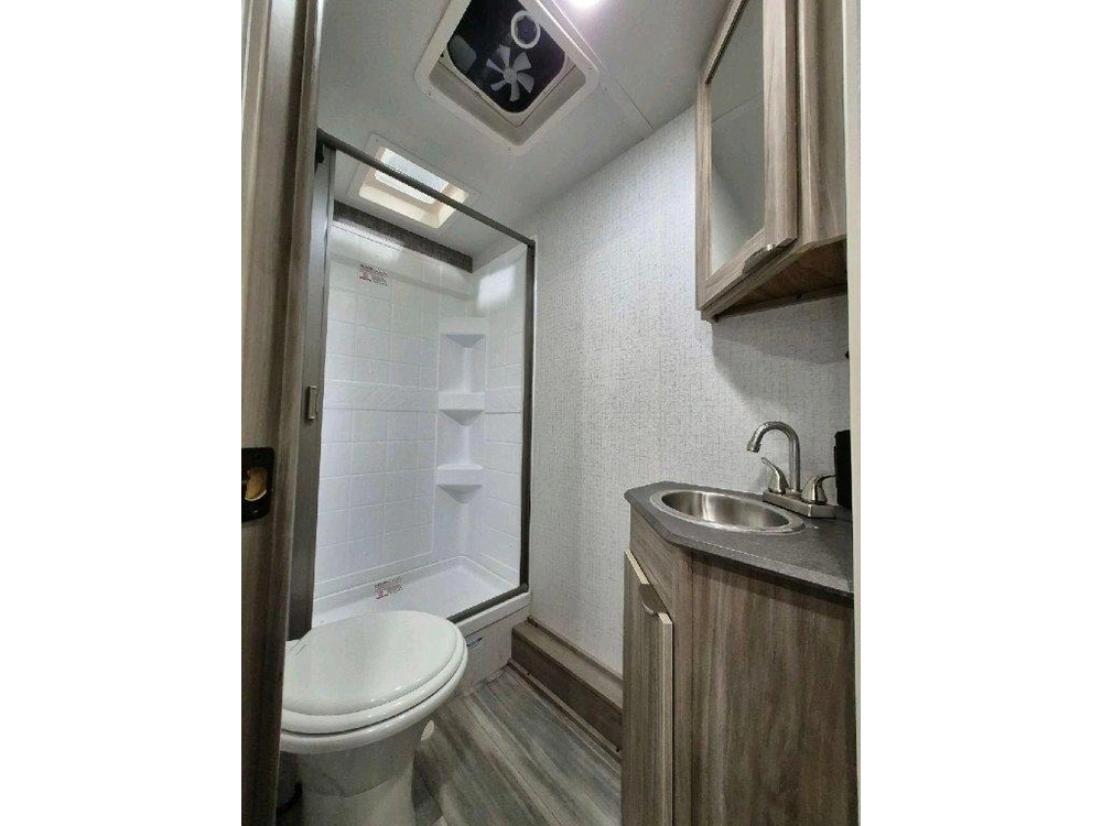 Winnebago Minnie 2301bhs 2022 alt