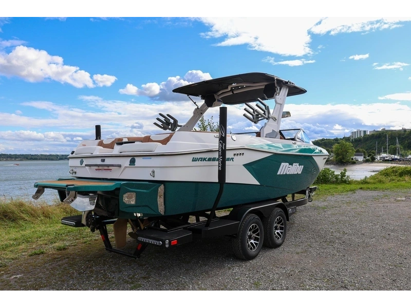 2026 Malibu 23 Lsv alt