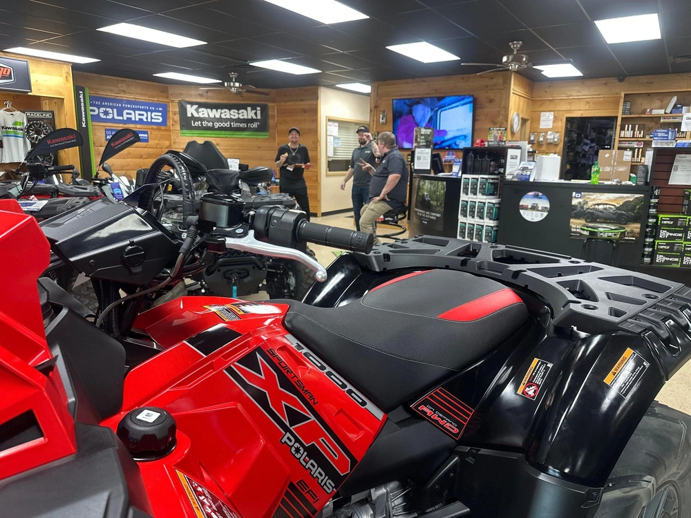 2026 Polaris Sportsman Xp 1000 Mud Ed Indy Red Pearl Mud Edition Mud Edition alt