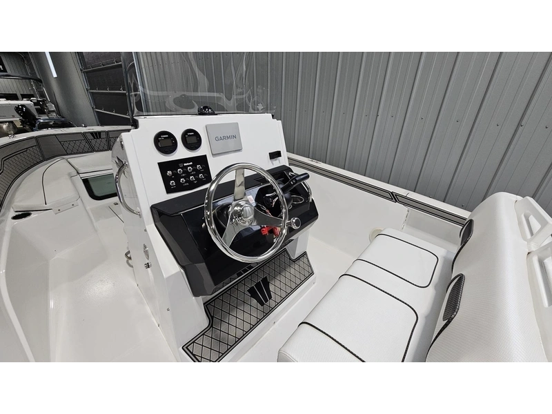 2023 Wellcraft Fisherman 202 alt