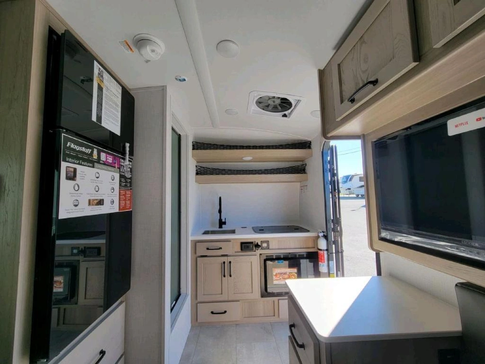 Flagstaff E-pro 15rdg Cuisine Ext. Bunk 2025 alt