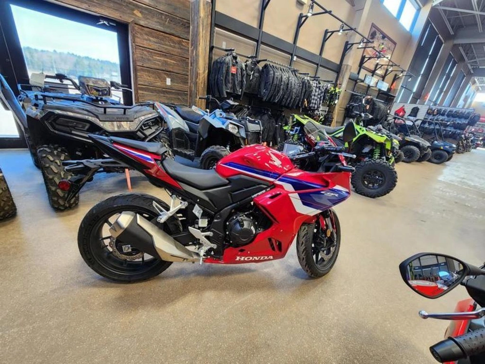 2025 Honda Cbr500ras ** alt