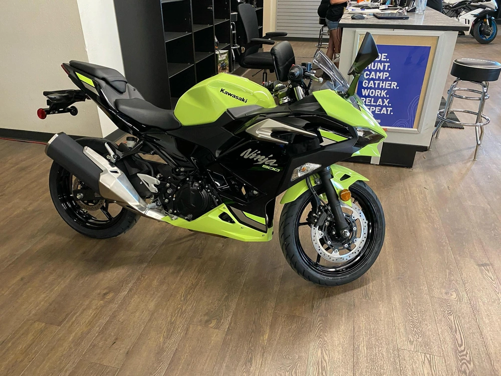 2026 Kawasaki Ninja® 500 Abs alt